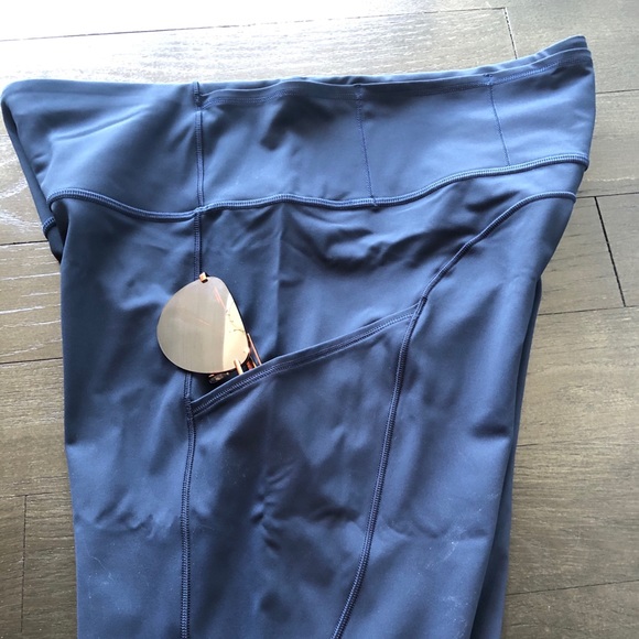 ✴️ Lululemon True Navy Fast and Free Sz 12 - Picture 8 of 11